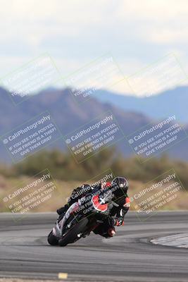 media/Nov-16-2025-Race Pace (Sun) [[8c5fa54630]]/Non Verified Riders (1st 20 Minutes)/5-Turn 15 (110pm)/